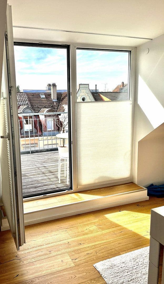 Prenájom bytu 3-izbový 130 m², Tägermoosstr. 16, Konstanz, Bádensko-Wurttembersko Prenájom bytu 3-izbový 130 m², Tägermoosstr. 16, Konstanz, Bádensko-Wurttembersko