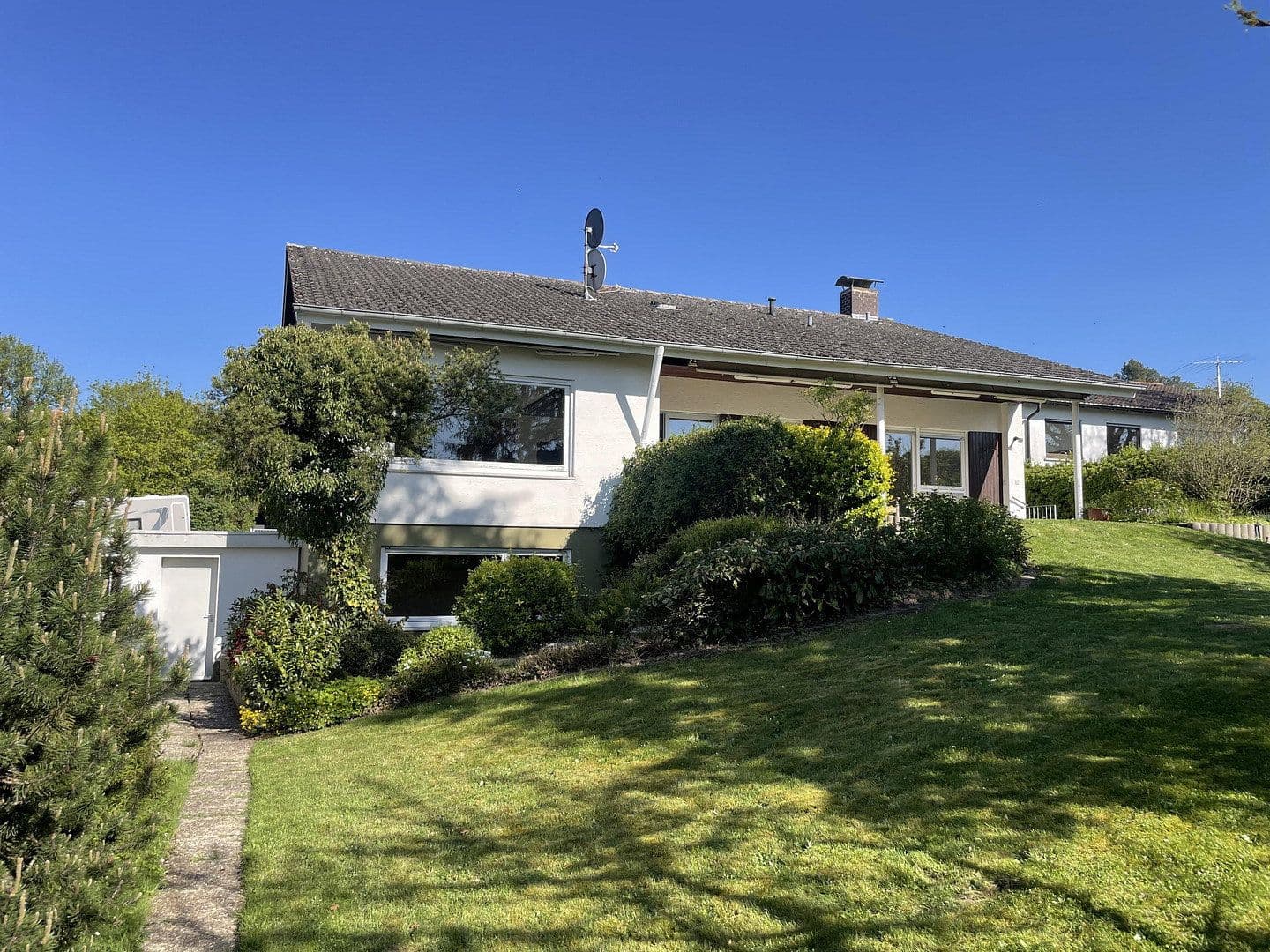 Predaj domu 206 m², pozemek 894 m², Roßdorf, Hesensko Predaj domu 206 m², pozemek 894 m², Roßdorf, Hesensko