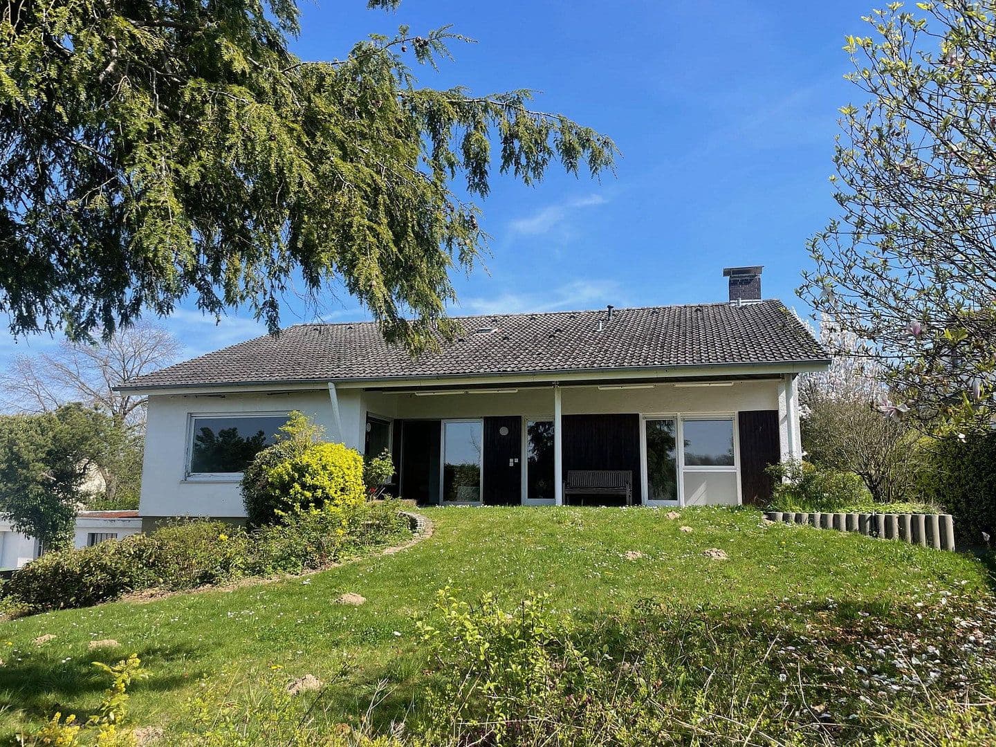 Predaj domu 206 m², pozemek 894 m², Roßdorf, Hesensko Predaj domu 206 m², pozemek 894 m², Roßdorf, Hesensko