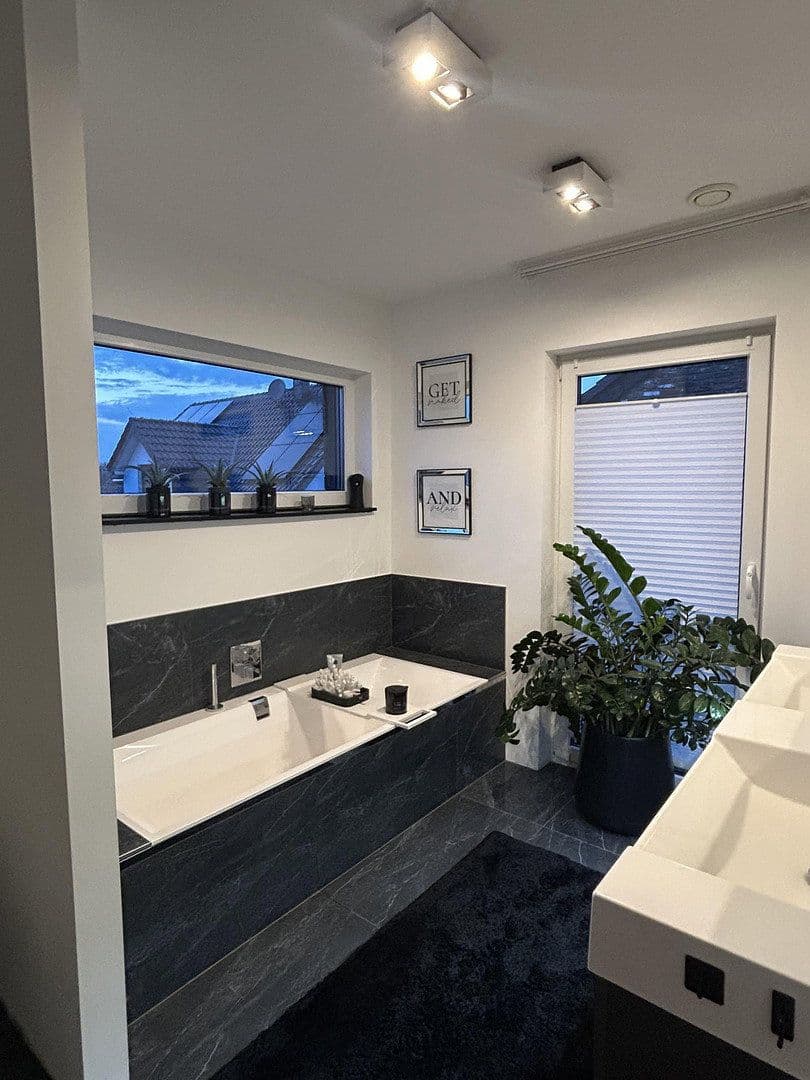 Predaj domu 152 m², pozemek 451 m², Jüchen, Severné Porýnie - Westfálsko Predaj domu 152 m², pozemek 451 m², Jüchen, Severné Porýnie - Westfálsko