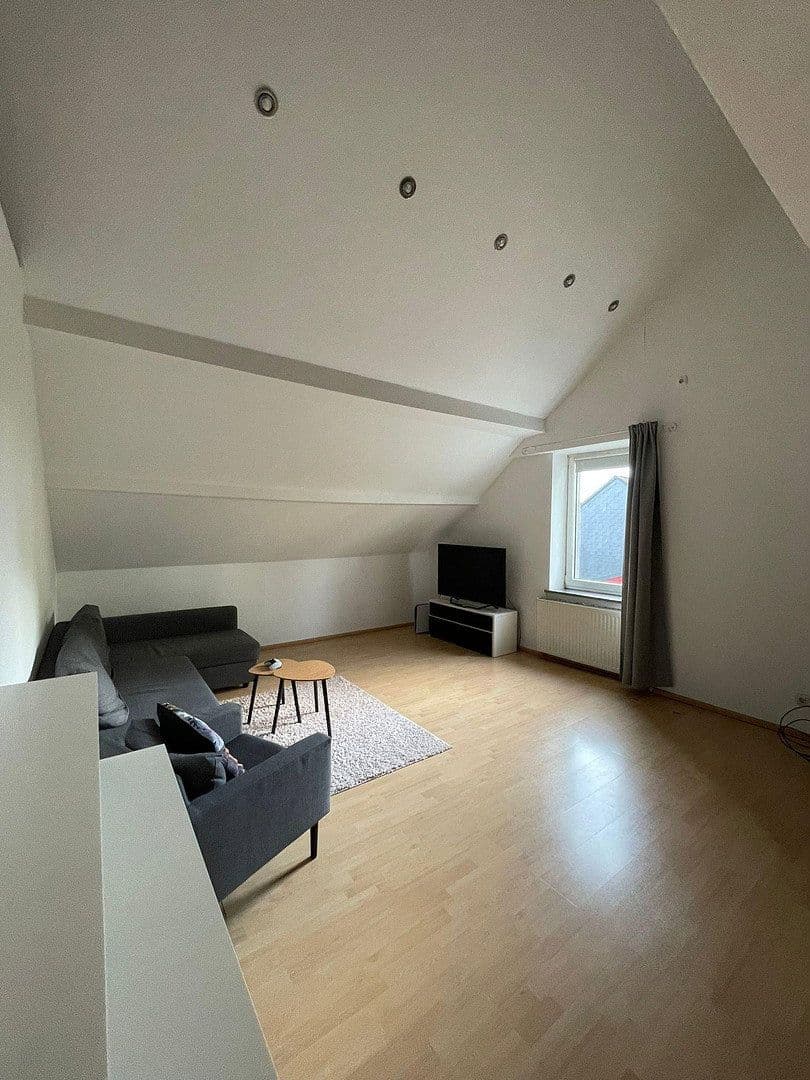 Prenájom bytu 3-izbový 89 m², Am Krüzweg 70, Bochum, Severné Porýnie - Westfálsko Prenájom bytu 3-izbový 89 m², Am Krüzweg 70, Bochum, Severné Porýnie - Westfálsko