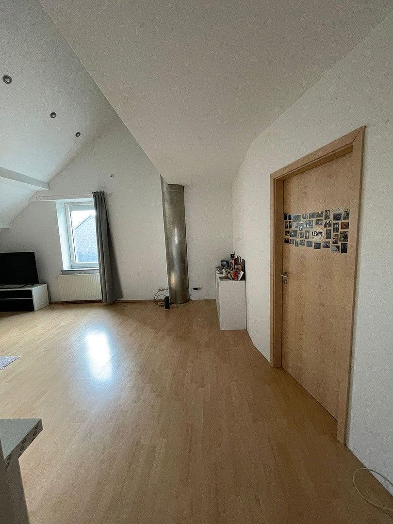 Prenájom bytu 3-izbový 89 m², Am Krüzweg 70, Bochum, Severné Porýnie - Westfálsko Prenájom bytu 3-izbový 89 m², Am Krüzweg 70, Bochum, Severné Porýnie - Westfálsko