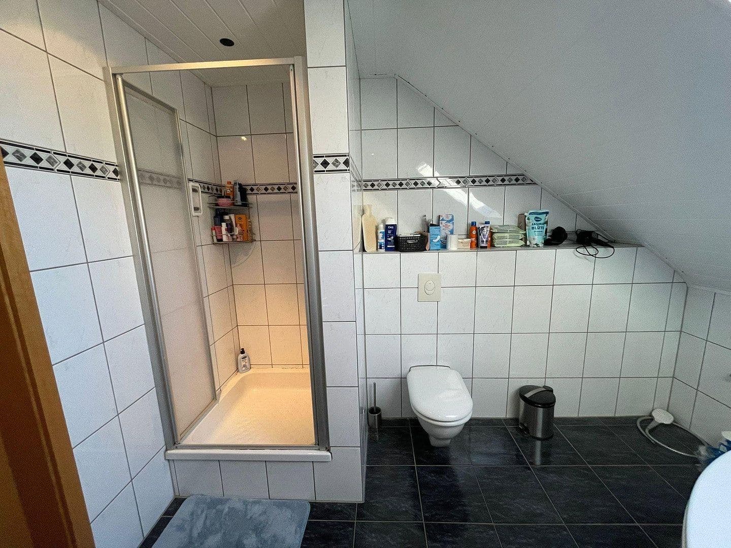 Prenájom bytu 3-izbový 89 m², Am Krüzweg 70, Bochum, Severné Porýnie - Westfálsko Prenájom bytu 3-izbový 89 m², Am Krüzweg 70, Bochum, Severné Porýnie - Westfálsko