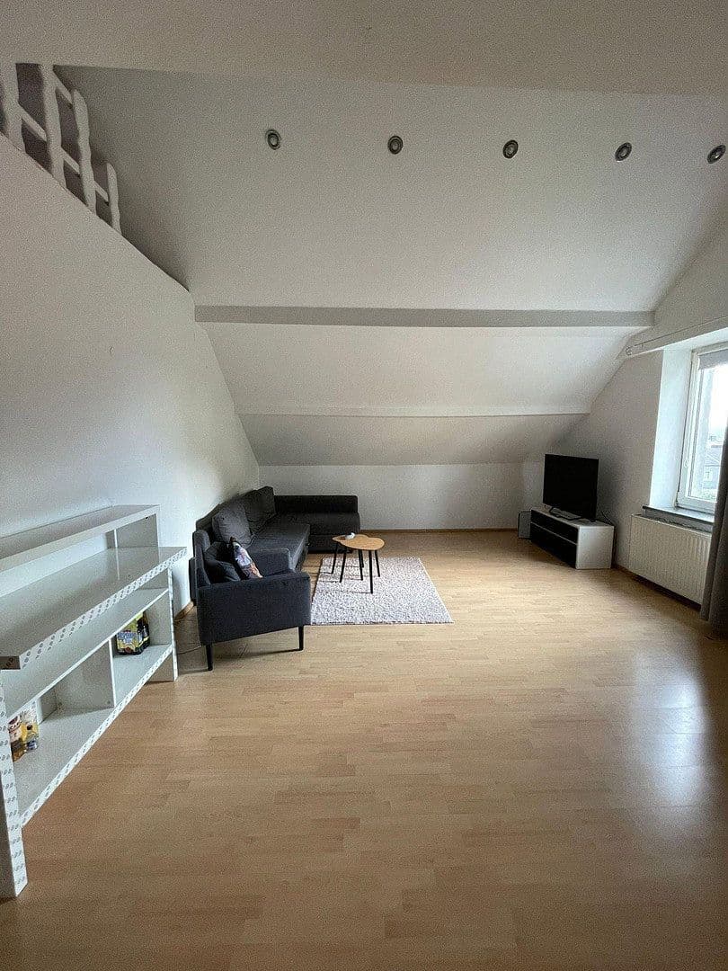 Prenájom bytu 3-izbový 89 m², Am Krüzweg 70, Bochum, Severné Porýnie - Westfálsko Prenájom bytu 3-izbový 89 m², Am Krüzweg 70, Bochum, Severné Porýnie - Westfálsko