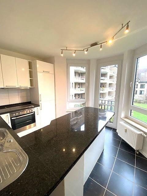 Prenájom bytu 2-izbový 67 m², Düsseldorf, Severné Porýnie - Westfálsko Prenájom bytu 2-izbový 67 m², Düsseldorf, Severné Porýnie - Westfálsko