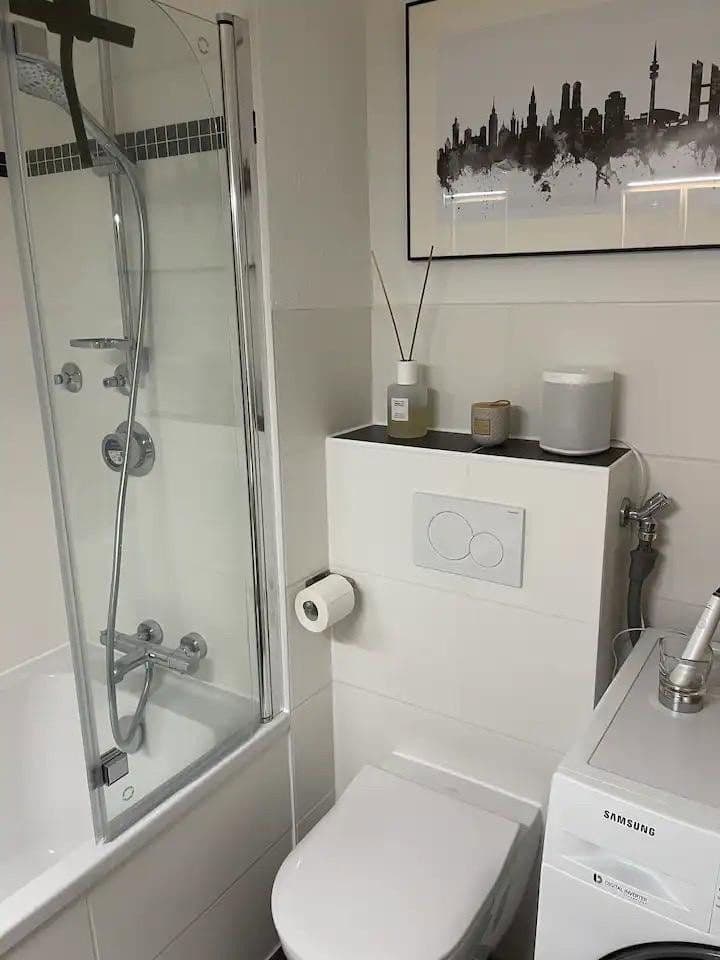 Prenájom bytu 2-izbový 57 m², München, Bavorsko Prenájom bytu 2-izbový 57 m², München, Bavorsko