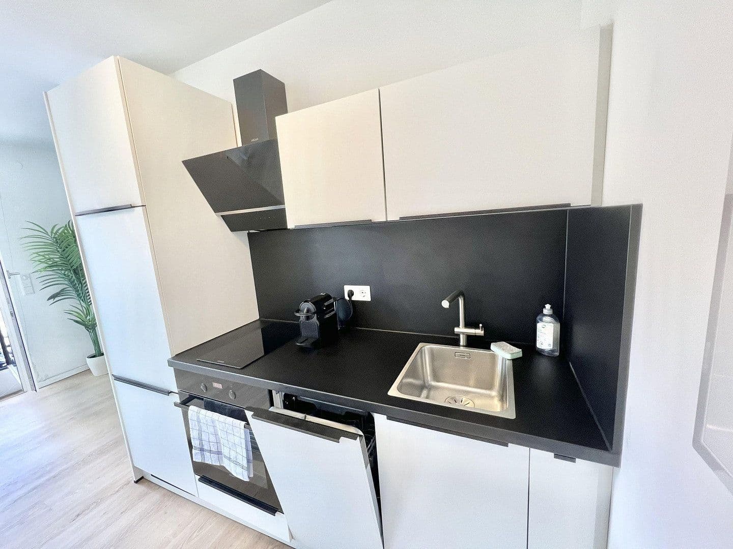 Prenájom bytu 1-izbový 34 m², Maximilianstraße 43, Nürnberg, Bavorsko Prenájom bytu 1-izbový 34 m², Maximilianstraße 43, Nürnberg, Bavorsko