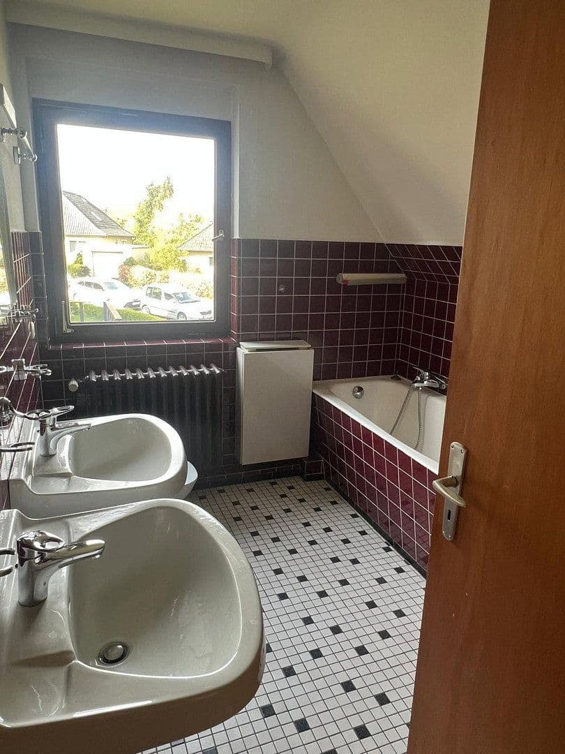 Predaj domu 198 m², pozemek 698 m², Bad Oldesloe, Šlezvicko-Holštajnsko Predaj domu 198 m², pozemek 698 m², Bad Oldesloe, Šlezvicko-Holštajnsko