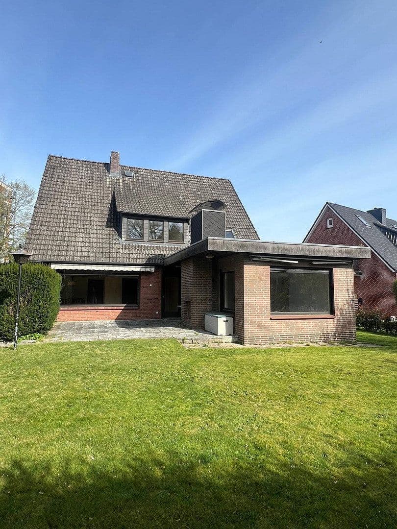 Predaj domu 198 m², pozemek 698 m², Bad Oldesloe, Šlezvicko-Holštajnsko Predaj domu 198 m², pozemek 698 m², Bad Oldesloe, Šlezvicko-Holštajnsko