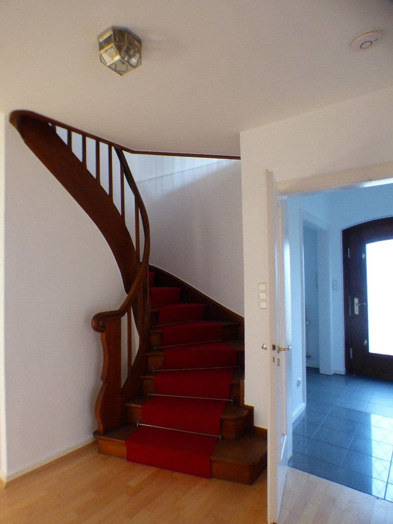 Predaj domu 195 m², pozemek 788 m², Bad Homburg vor der Höhe, Hesensko Predaj domu 195 m², pozemek 788 m², Bad Homburg vor der Höhe, Hesensko