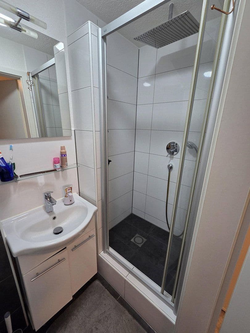 Predaj domu 120 m², pozemek 365 m², Schutzenstrasse, 21/1, Niefern-Öschelbronn, Bádensko-Wurttembersko Predaj domu 120 m², pozemek 365 m², Schutzenstrasse, 21/1, Niefern-Öschelbronn, Bádensko-Wurttembersko