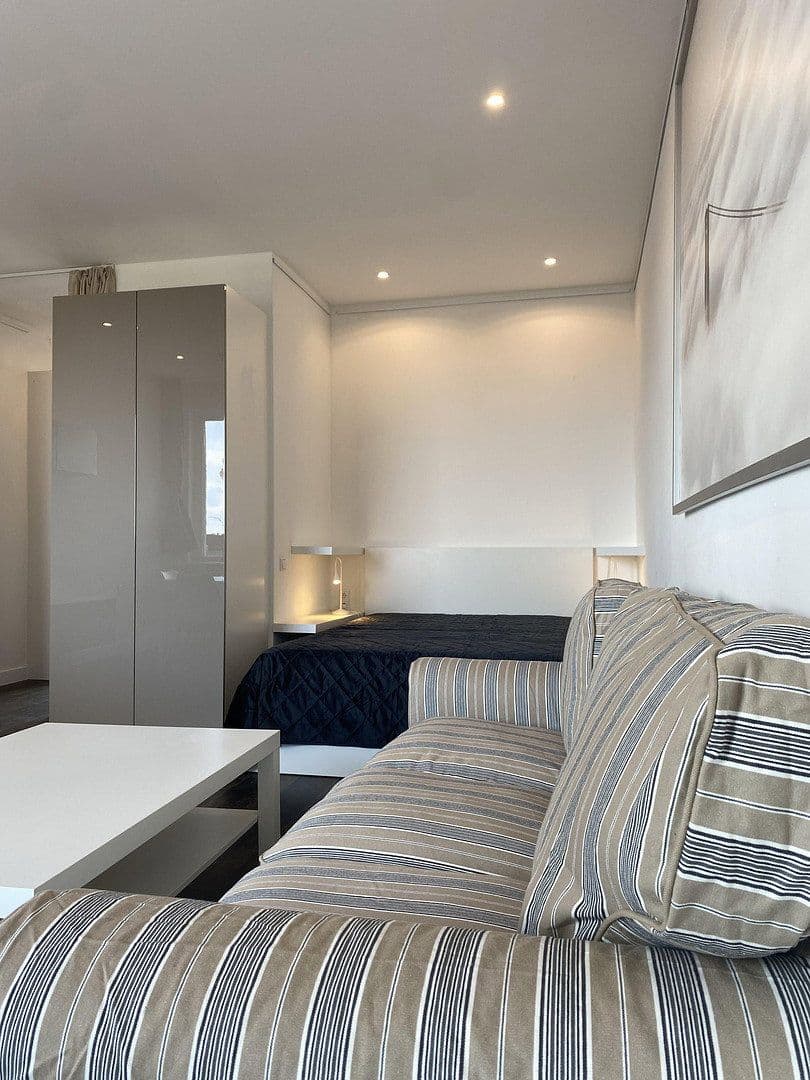 Prenájom bytu 1-izbový 42 m², Hubertusallee 6, Berlin, Berlín Prenájom bytu 1-izbový 42 m², Hubertusallee 6, Berlin, Berlín