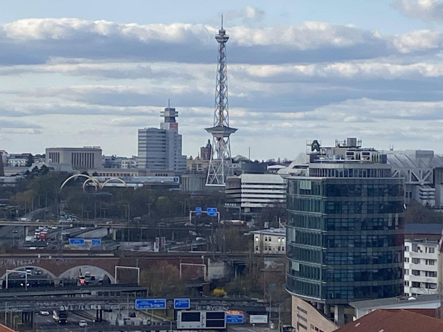 Prenájom bytu 1-izbový 42 m², Hubertusallee 6, Berlin, Berlín Prenájom bytu 1-izbový 42 m², Hubertusallee 6, Berlin, Berlín