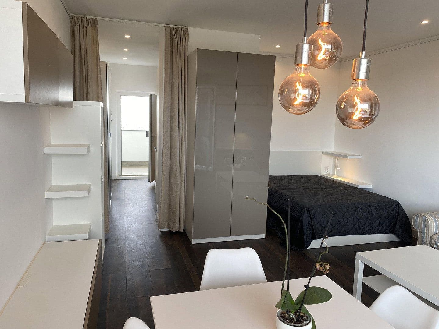 Prenájom bytu 1-izbový 42 m², Hubertusallee 6, Berlin, Berlín Prenájom bytu 1-izbový 42 m², Hubertusallee 6, Berlin, Berlín