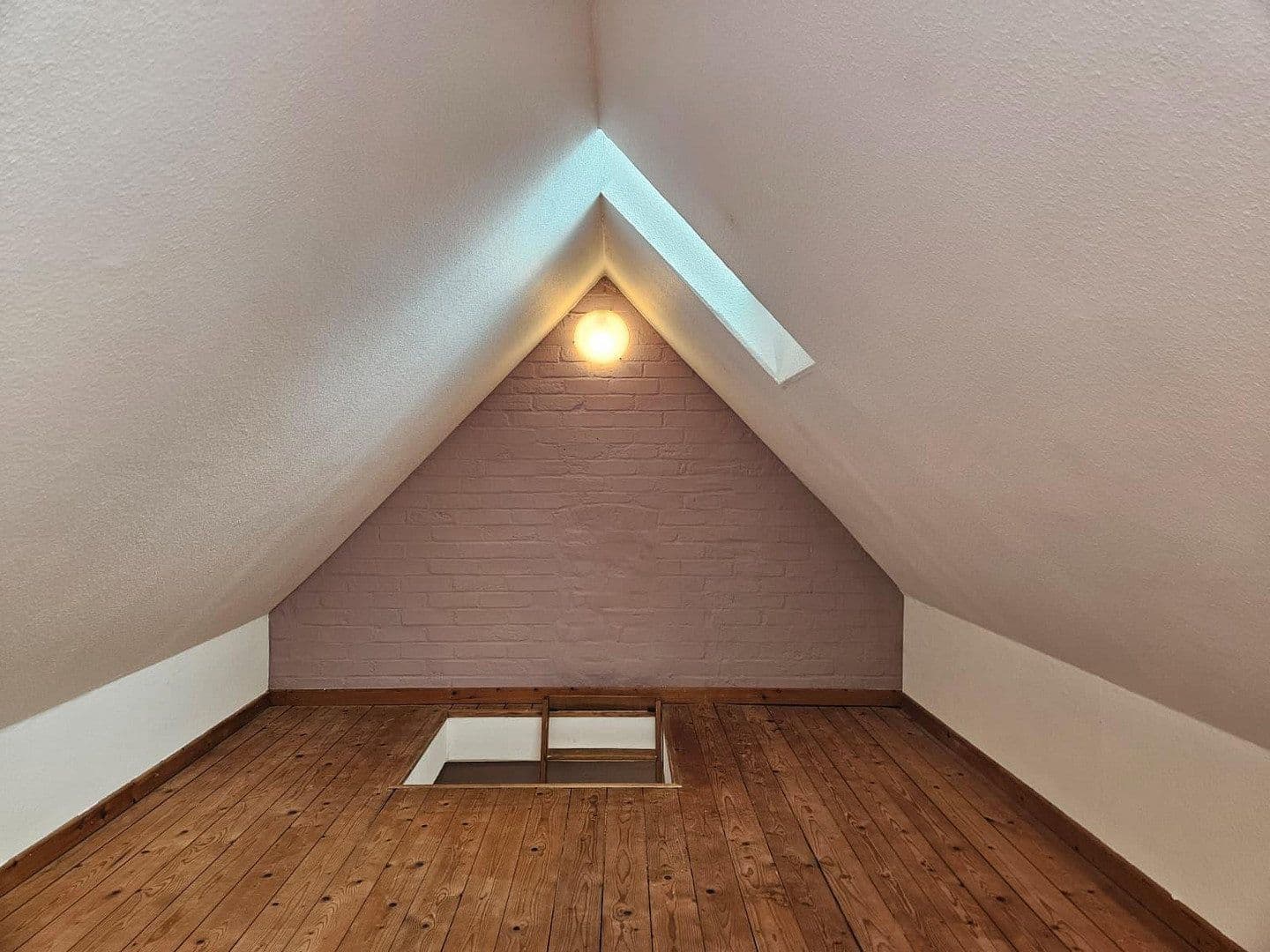 Prenájom bytu 3-izbový 54 m², Dorfstraße 25, Moisburg, Dolné Sasko Prenájom bytu 3-izbový 54 m², Dorfstraße 25, Moisburg, Dolné Sasko