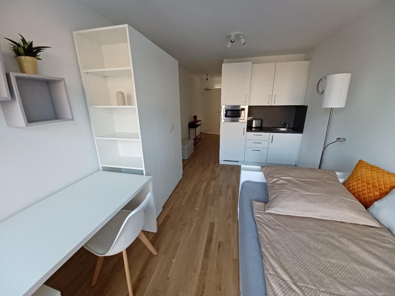 Prenájom bytu 1-izbový 24 m², Rudower Chaussee 32, Berlin, Berlín Prenájom bytu 1-izbový 24 m², Rudower Chaussee 32, Berlin, Berlín