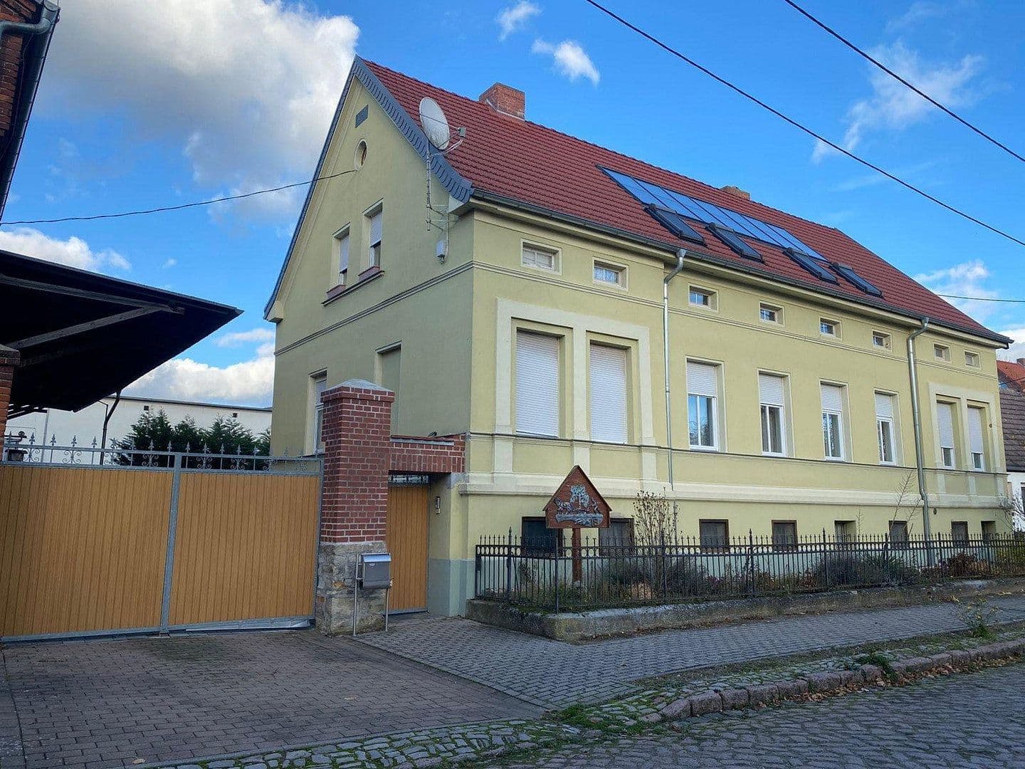 Predaj domu 260 m², pozemek 3.290 m², Nienburg (Saale), Sasko-Anhaltsko Predaj domu 260 m², pozemek 3.290 m², Nienburg (Saale), Sasko-Anhaltsko