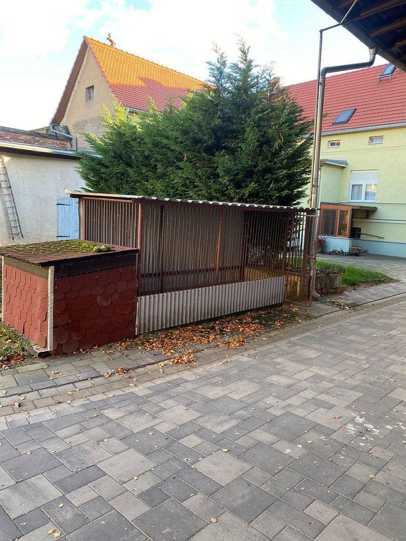 Predaj domu 260 m², pozemek 3.290 m², Nienburg (Saale), Sasko-Anhaltsko Predaj domu 260 m², pozemek 3.290 m², Nienburg (Saale), Sasko-Anhaltsko