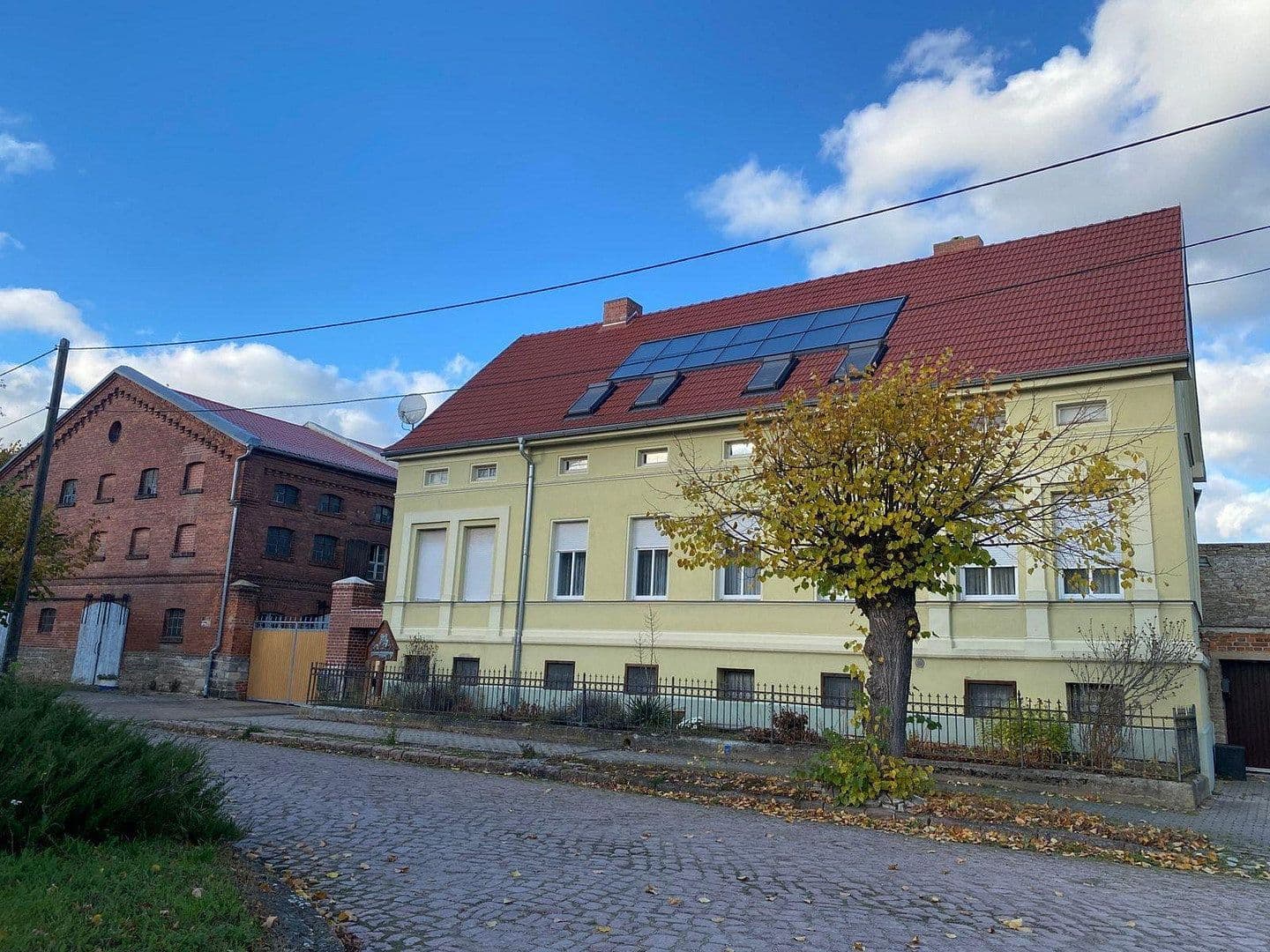 Predaj domu 260 m², pozemek 3.290 m², Nienburg (Saale), Sasko-Anhaltsko Predaj domu 260 m², pozemek 3.290 m², Nienburg (Saale), Sasko-Anhaltsko