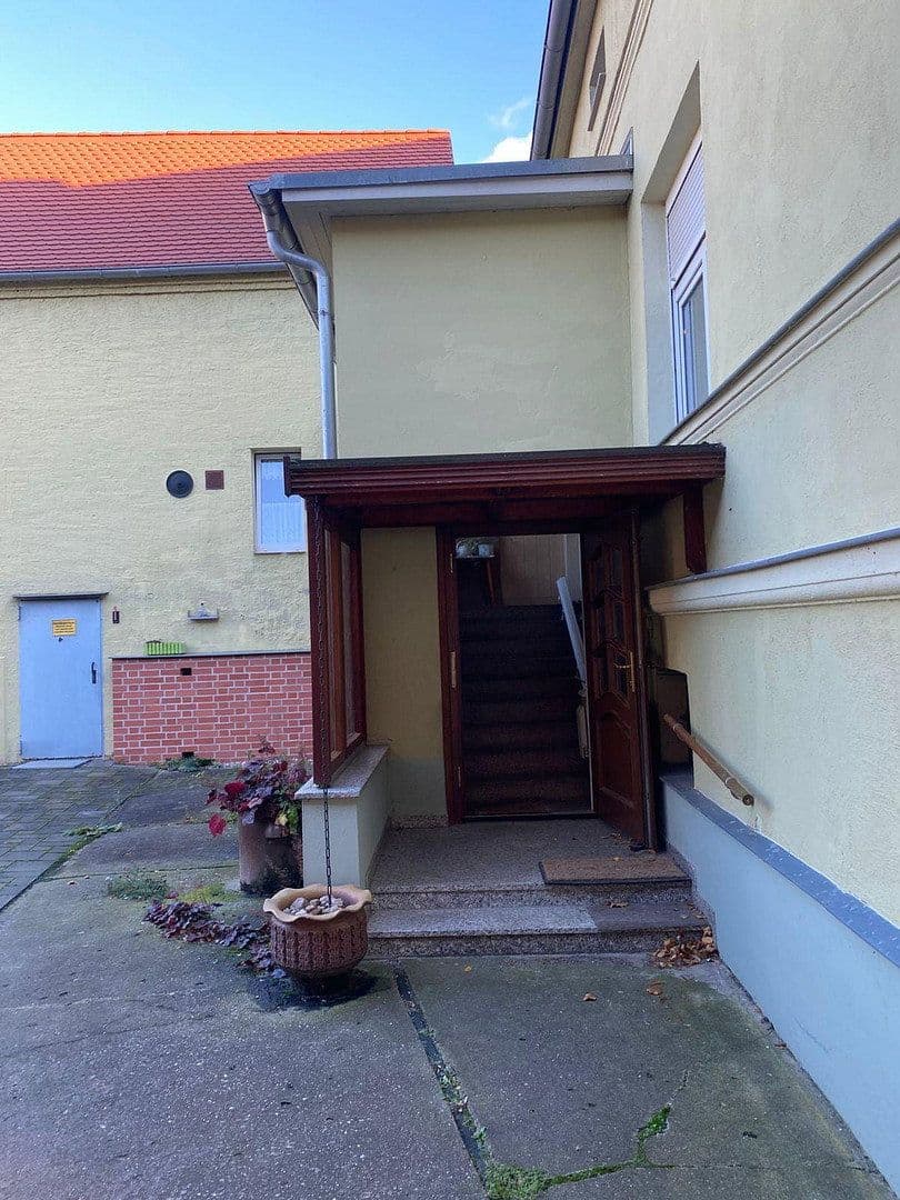 Predaj domu 260 m², pozemek 3.290 m², Nienburg (Saale), Sasko-Anhaltsko Predaj domu 260 m², pozemek 3.290 m², Nienburg (Saale), Sasko-Anhaltsko