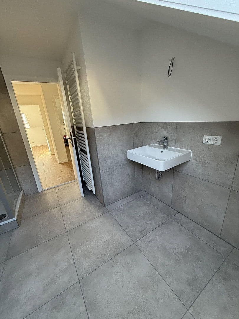 Prenájom bytu 3-izbový 77 m², Laudenbach, Bavorsko Prenájom bytu 3-izbový 77 m², Laudenbach, Bavorsko