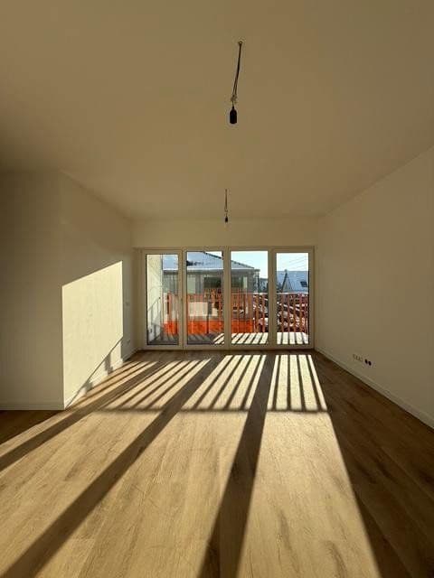 Prenájom bytu 3-izbový 60 m², Alt-Biesdorf 49, Berlin, Berlín Prenájom bytu 3-izbový 60 m², Alt-Biesdorf 49, Berlin, Berlín