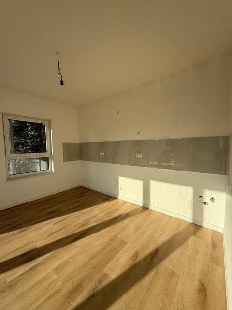 Prenájom bytu 3-izbový 60 m², Alt-Biesdorf 49, Berlin, Berlín Prenájom bytu 3-izbový 60 m², Alt-Biesdorf 49, Berlin, Berlín