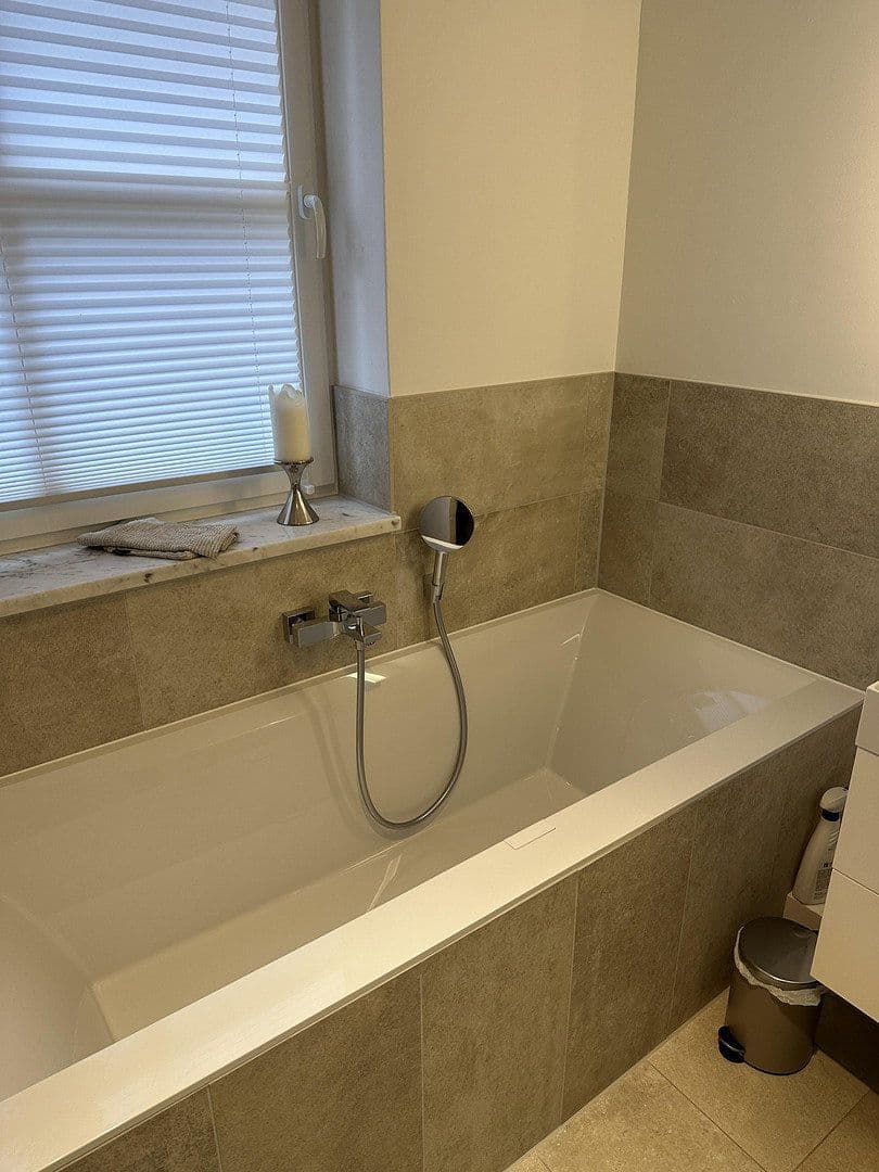 Prenájom bytu 3-izbový 118 m², Rellingen, Šlezvicko-Holštajnsko Prenájom bytu 3-izbový 118 m², Rellingen, Šlezvicko-Holštajnsko