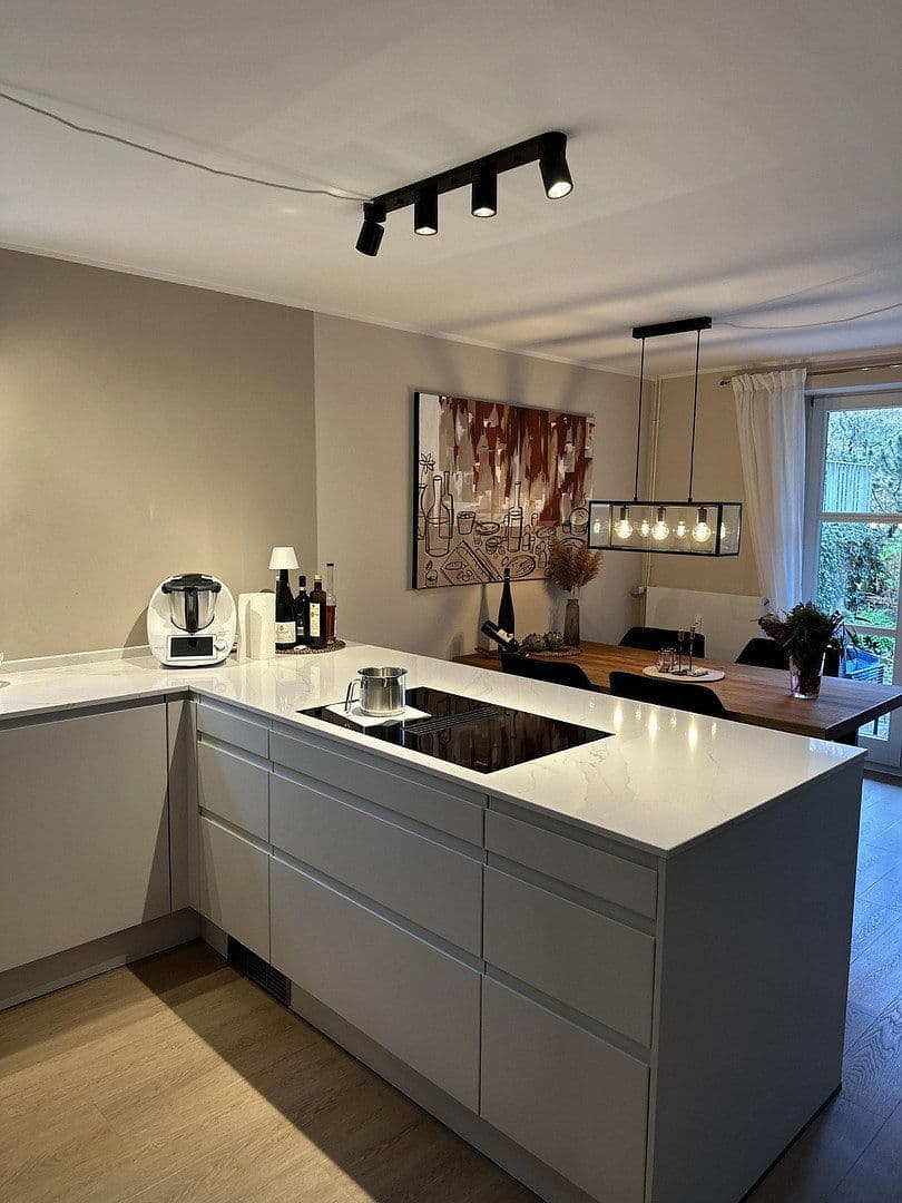 Prenájom bytu 3-izbový 118 m², Rellingen, Šlezvicko-Holštajnsko Prenájom bytu 3-izbový 118 m², Rellingen, Šlezvicko-Holštajnsko