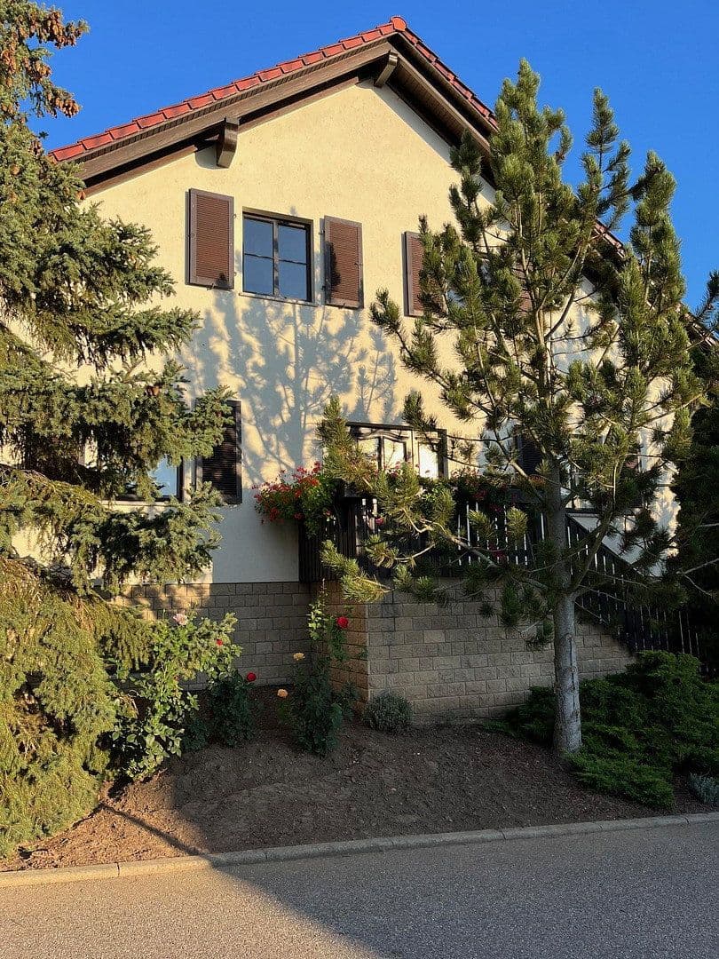 Predaj domu 206 m², pozemek 811 m², zur Heide 53, Naumburg (Saale), Sasko-Anhaltsko Predaj domu 206 m², pozemek 811 m², zur Heide 53, Naumburg (Saale), Sasko-Anhaltsko