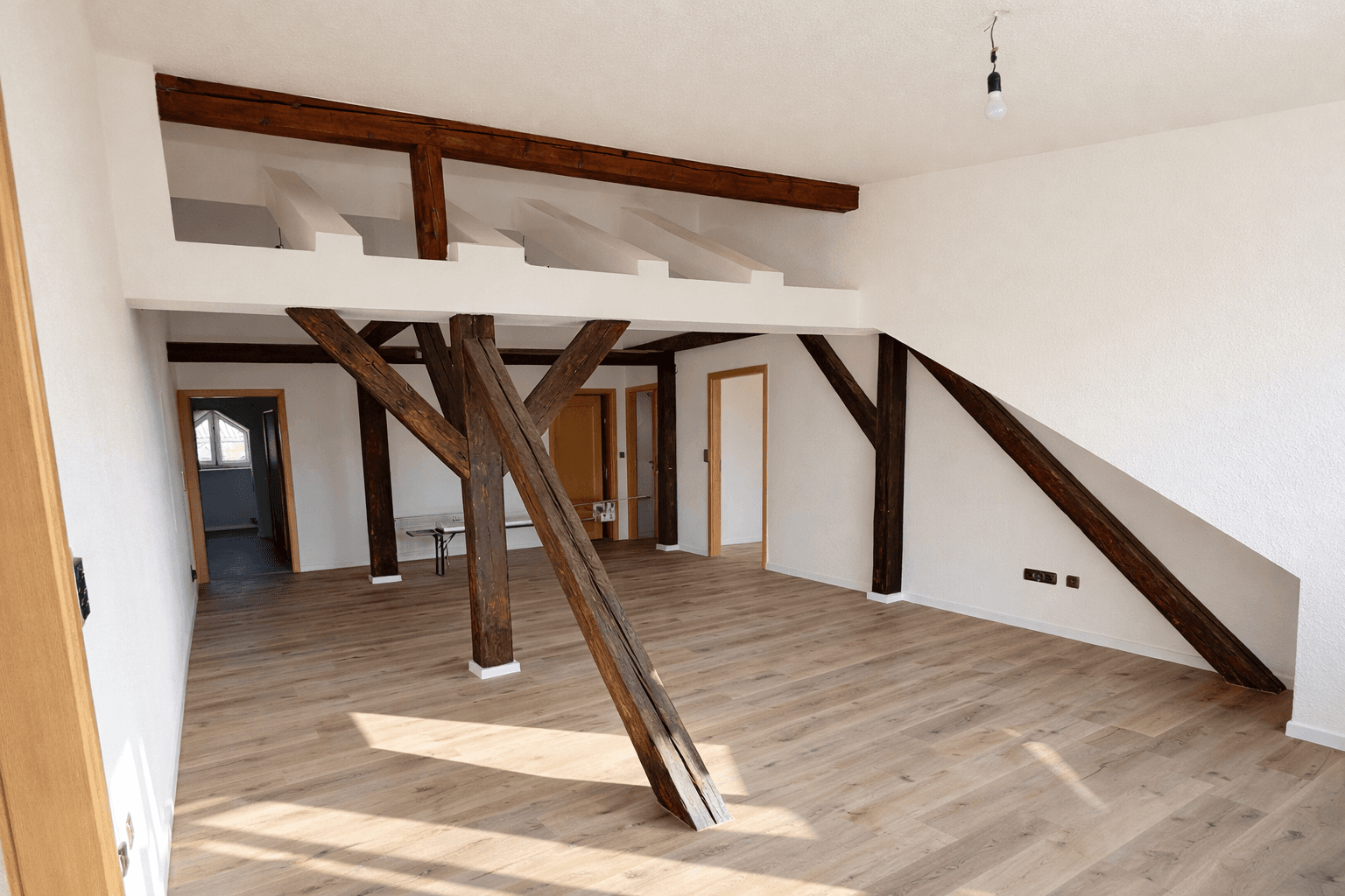 Prenájom bytu 4-izbový 151 m², Westliche Stadtmauerstraße 64, Erlangen, Bavorsko Prenájom bytu 4-izbový 151 m², Westliche Stadtmauerstraße 64, Erlangen, Bavorsko