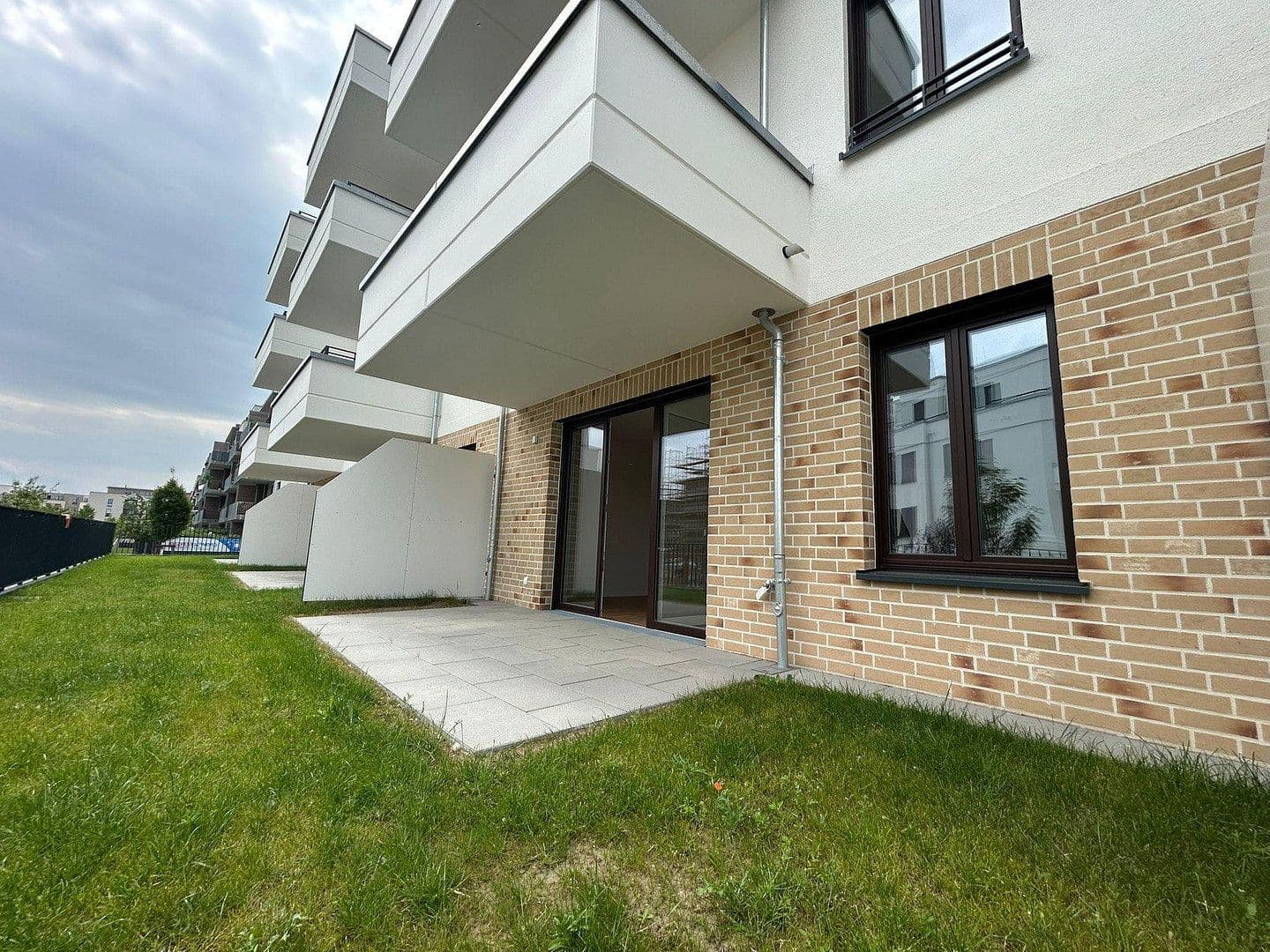 Prenájom bytu 2-izbový 60 m², Regattastraße 9, Berlin, Berlín Prenájom bytu 2-izbový 60 m², Regattastraße 9, Berlin, Berlín