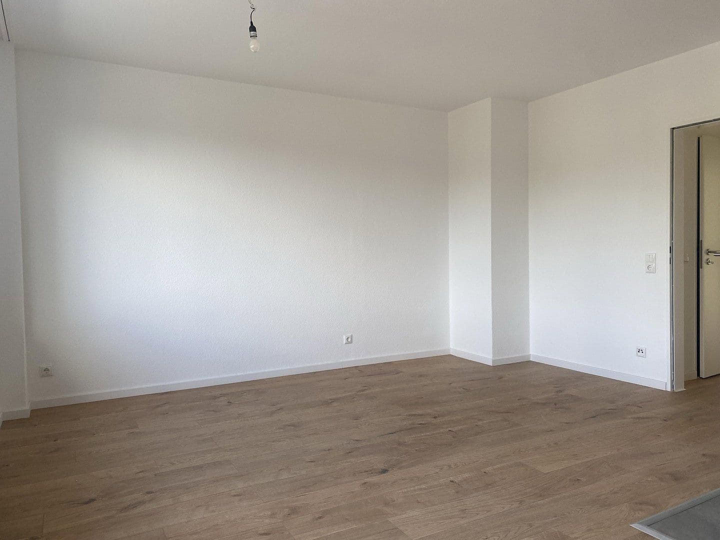 Prenájom bytu 1-izbový 34 m², Düsseldorf, Severné Porýnie - Westfálsko Prenájom bytu 1-izbový 34 m², Düsseldorf, Severné Porýnie - Westfálsko