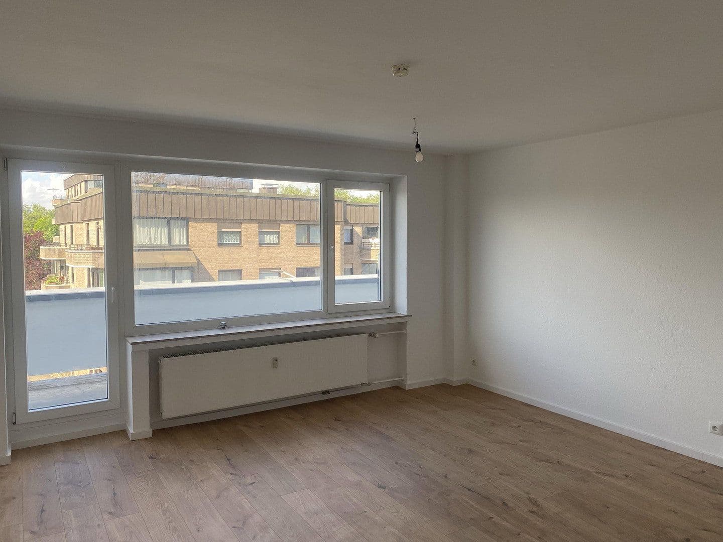 Prenájom bytu 1-izbový 34 m², Düsseldorf, Severné Porýnie - Westfálsko Prenájom bytu 1-izbový 34 m², Düsseldorf, Severné Porýnie - Westfálsko