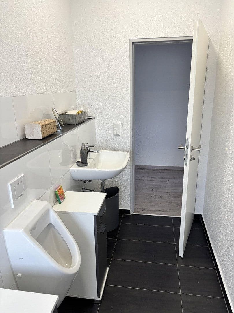 Prenájom kancelárie 111 m², Harpener Feld 33, Bochum, Severné Porýnie - Westfálsko Prenájom kancelárie 111 m², Harpener Feld 33, Bochum, Severné Porýnie - Westfálsko