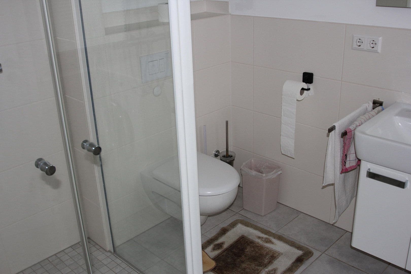 Prenájom bytu 2-izbový 65 m², Gluckallee 5, Falkensee, Brandenbursko Prenájom bytu 2-izbový 65 m², Gluckallee 5, Falkensee, Brandenbursko