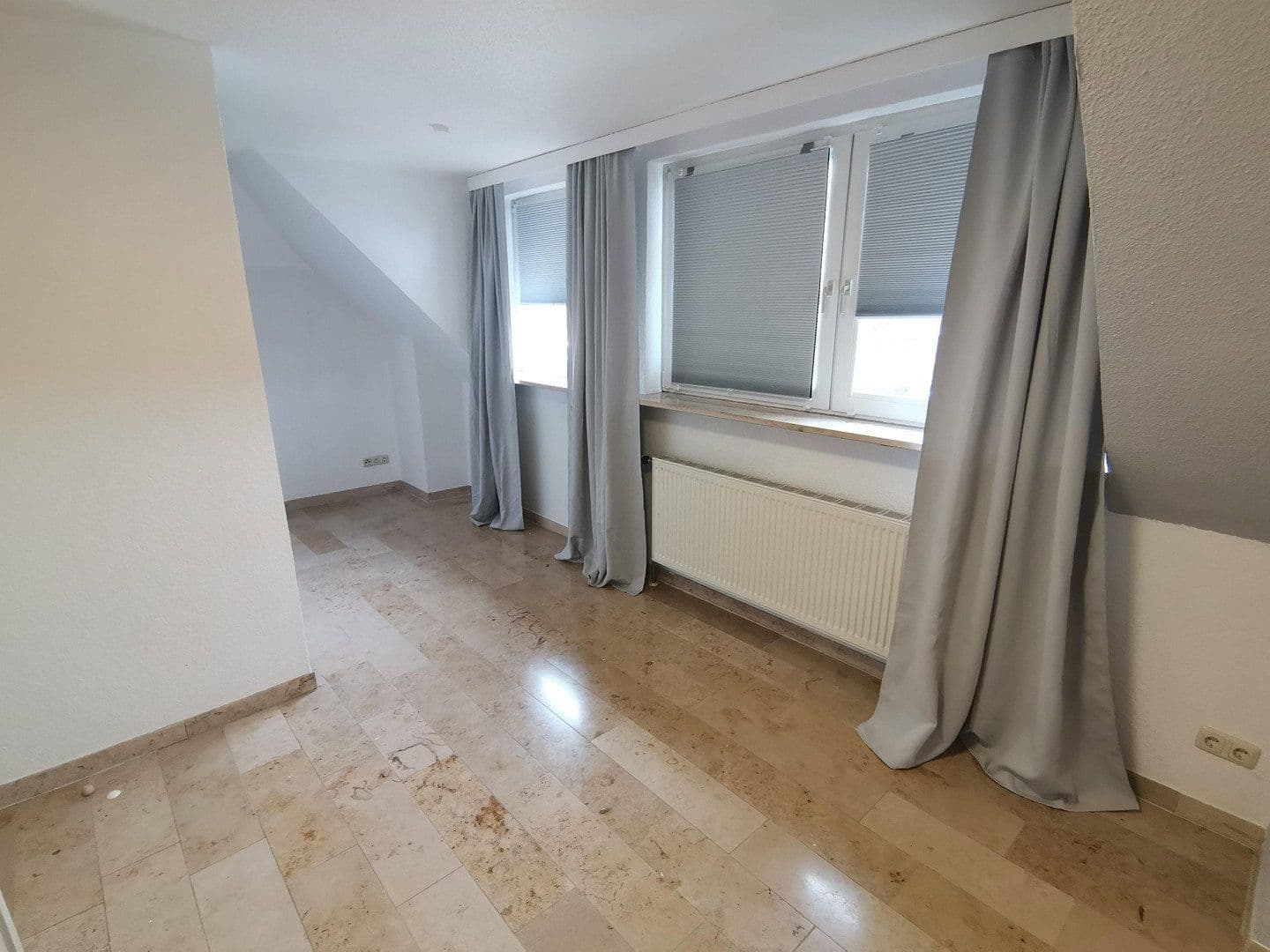 Prenájom bytu 4-izbový 97 m², Schleswiger Straße 38 a, Heide, Šlezvicko-Holštajnsko Prenájom bytu 4-izbový 97 m², Schleswiger Straße 38 a, Heide, Šlezvicko-Holštajnsko