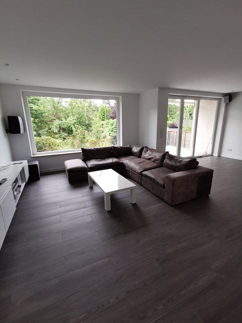 Prenájom domu 180 m², pozemek 1.000 m², Hamburg, Hamburg Prenájom domu 180 m², pozemek 1.000 m², Hamburg, Hamburg