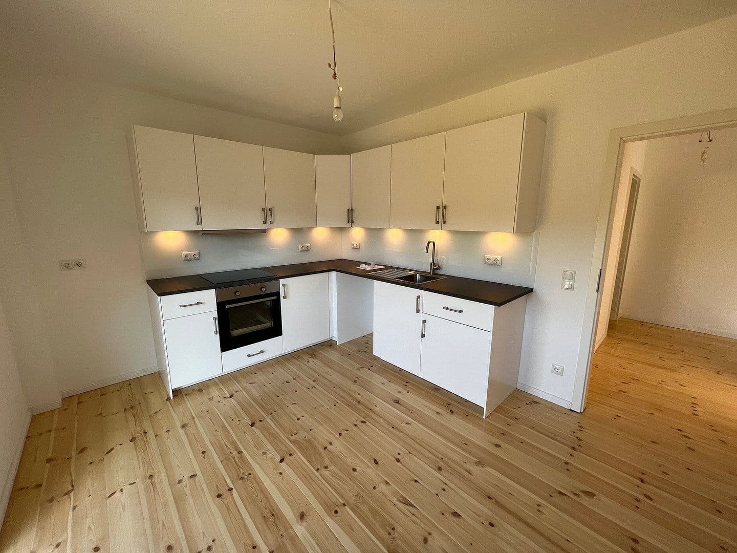 Prenájom domu 115 m², pozemek 346 m², Hamburg, Hamburg Prenájom domu 115 m², pozemek 346 m², Hamburg, Hamburg