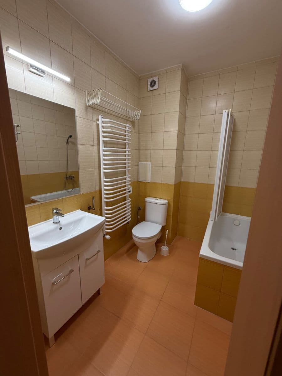 Predaj bytu 2-izbový 40 m², Polní, Český Těšín, Moravskoslezský kraj Predaj bytu 2-izbový 40 m², Polní, Český Těšín, Moravskoslezský kraj
