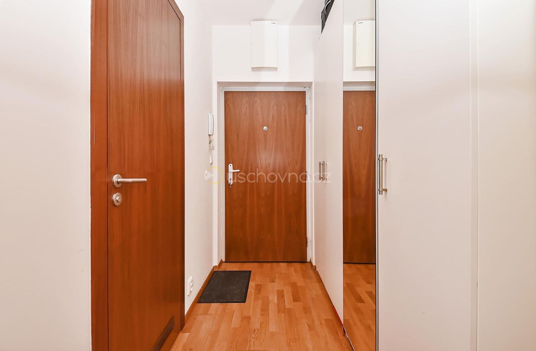 Predaj bytu 1-izbový 46 m², Jeseniova, Praha, Praha Predaj bytu 1-izbový 46 m², Jeseniova, Praha, Praha