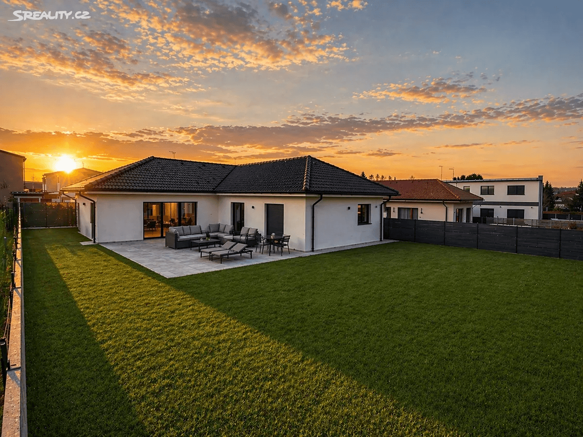 Predaj domu 159 m², pozemek 835 m², Pomněnková, Mukařov, Středočeský kraj Predaj domu 159 m², pozemek 835 m², Pomněnková, Mukařov, Středočeský kraj