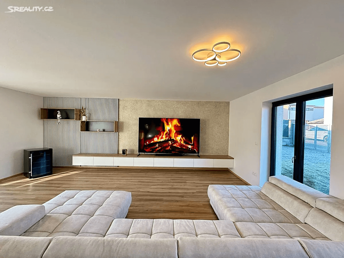 Predaj domu 159 m², pozemek 835 m², Pomněnková, Mukařov, Středočeský kraj Predaj domu 159 m², pozemek 835 m², Pomněnková, Mukařov, Středočeský kraj