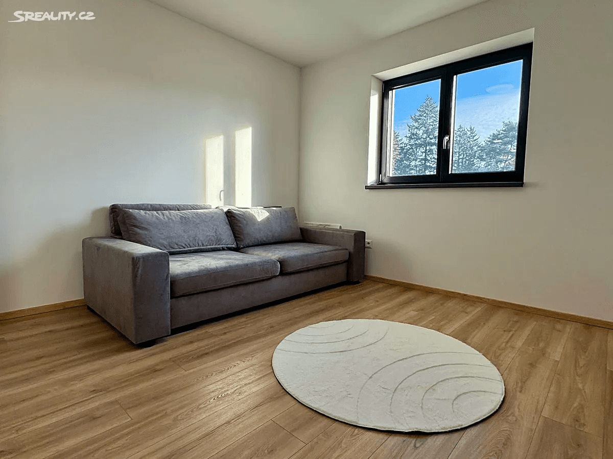 Predaj domu 159 m², pozemek 835 m², Pomněnková, Mukařov, Středočeský kraj Predaj domu 159 m², pozemek 835 m², Pomněnková, Mukařov, Středočeský kraj