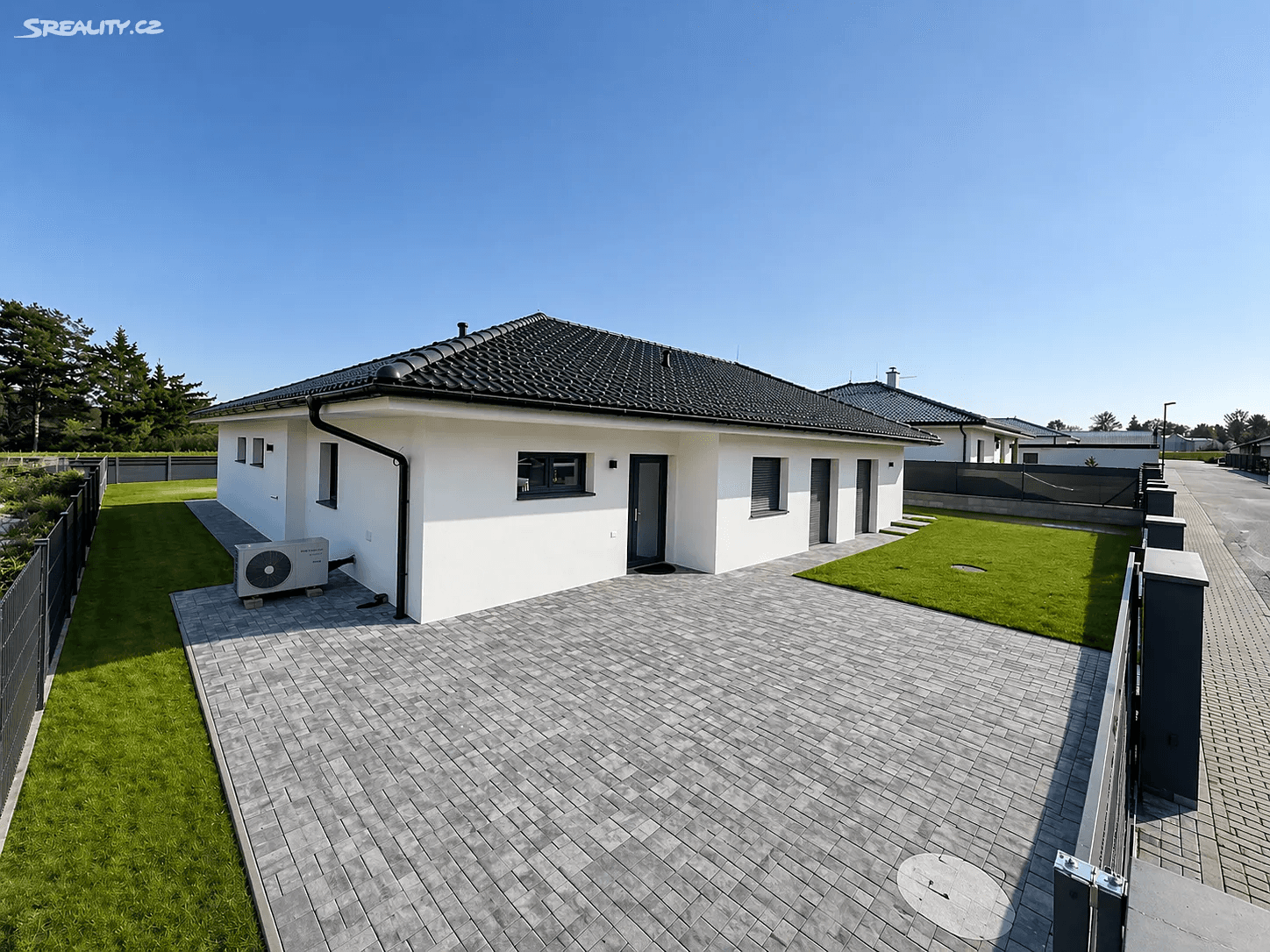 Predaj domu 159 m², pozemek 835 m², Pomněnková, Mukařov, Středočeský kraj Predaj domu 159 m², pozemek 835 m², Pomněnková, Mukařov, Středočeský kraj