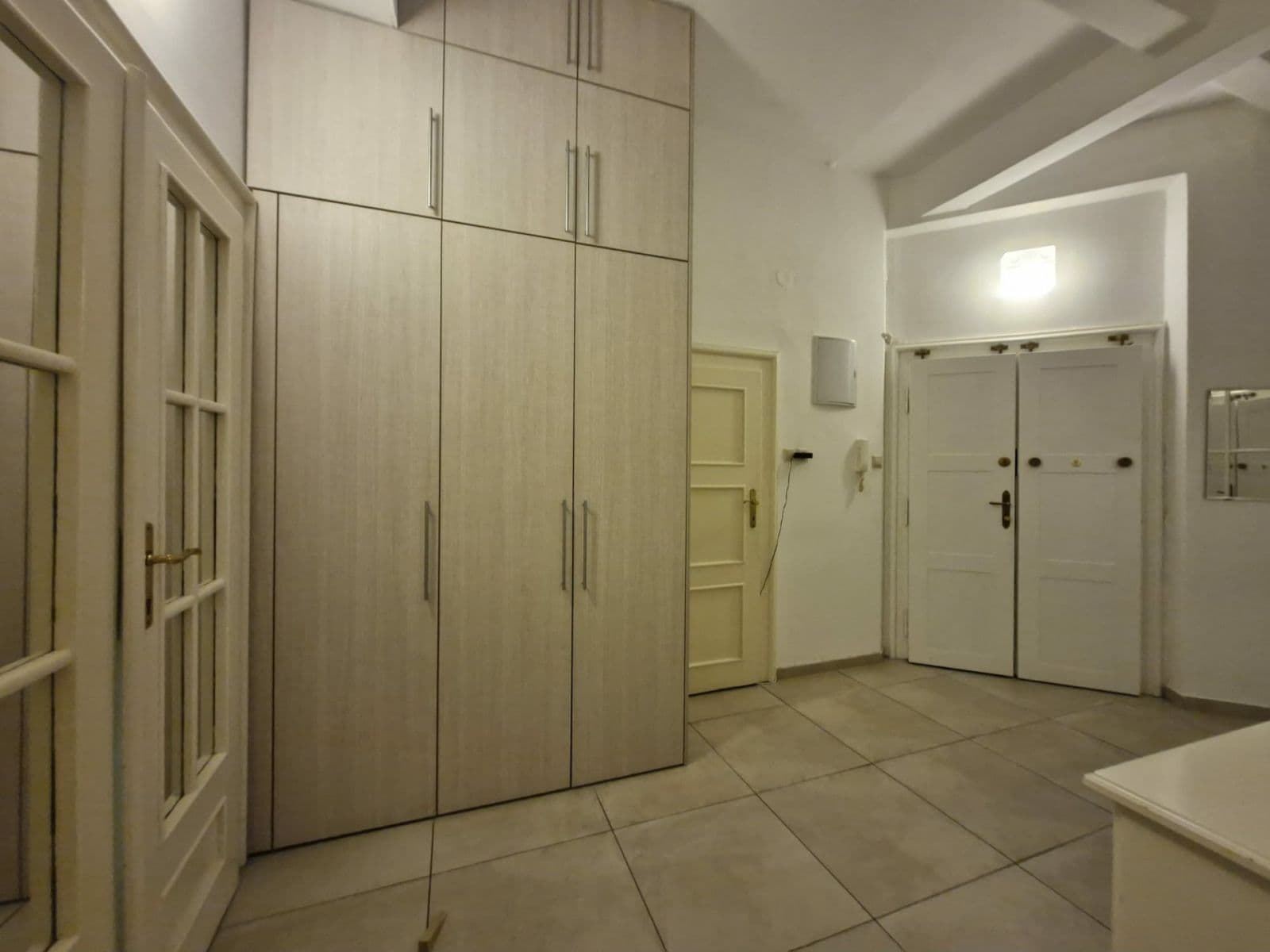 Prenájom bytu 3-izbový 85 m², Podskalská, Praha, Praha Prenájom bytu 3-izbový 85 m², Podskalská, Praha, Praha