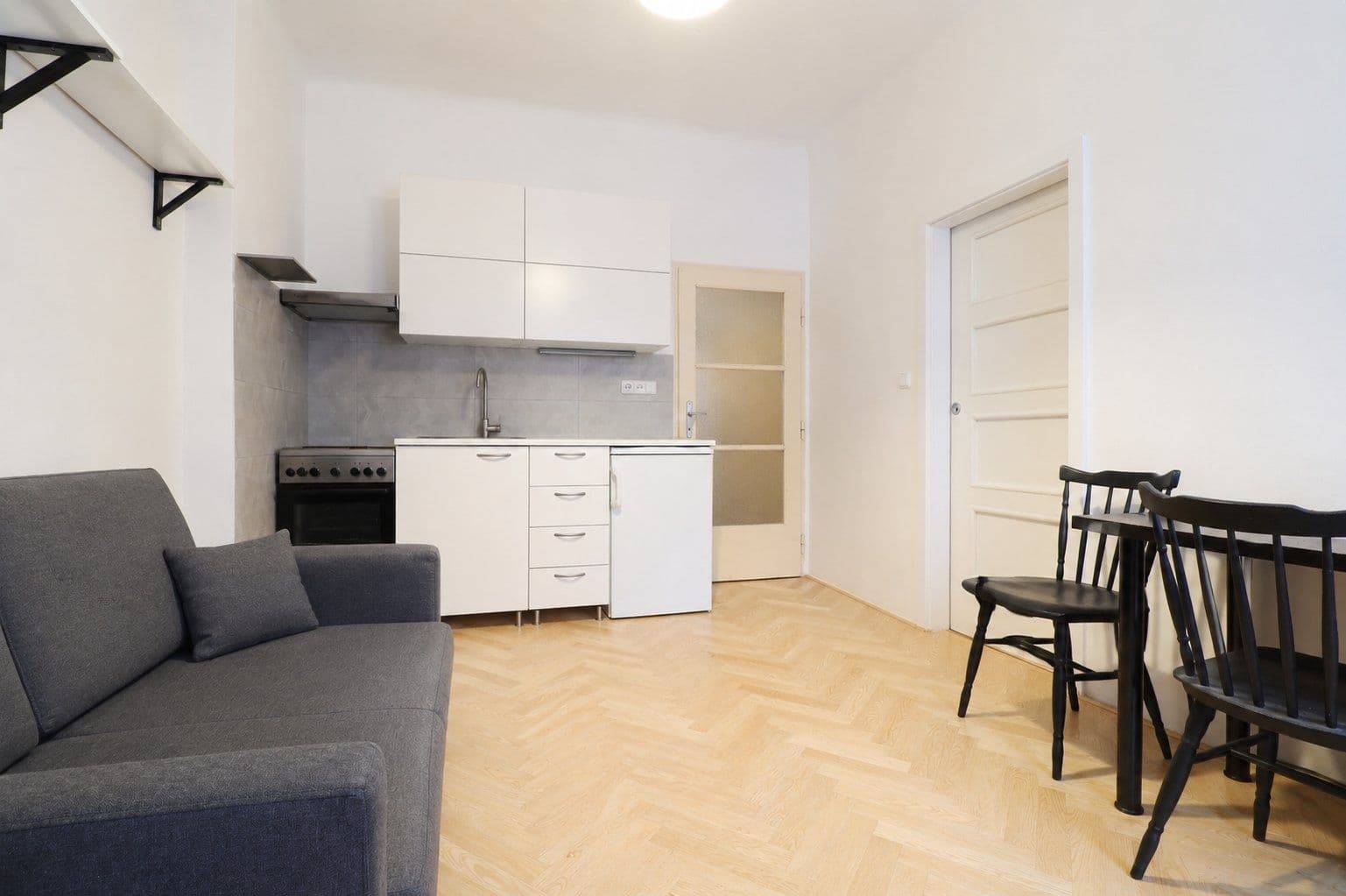 Prenájom bytu 1-izbový 39 m², Vacínova, Praha, Praha Prenájom bytu 1-izbový 39 m², Vacínova, Praha, Praha