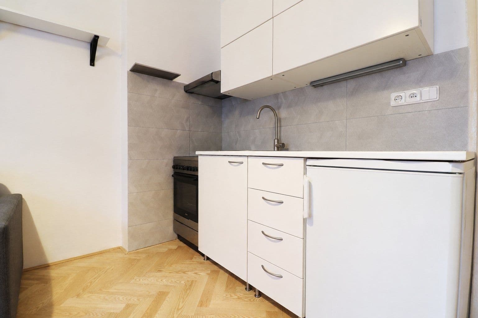 Prenájom bytu 1-izbový 39 m², Vacínova, Praha, Praha Prenájom bytu 1-izbový 39 m², Vacínova, Praha, Praha