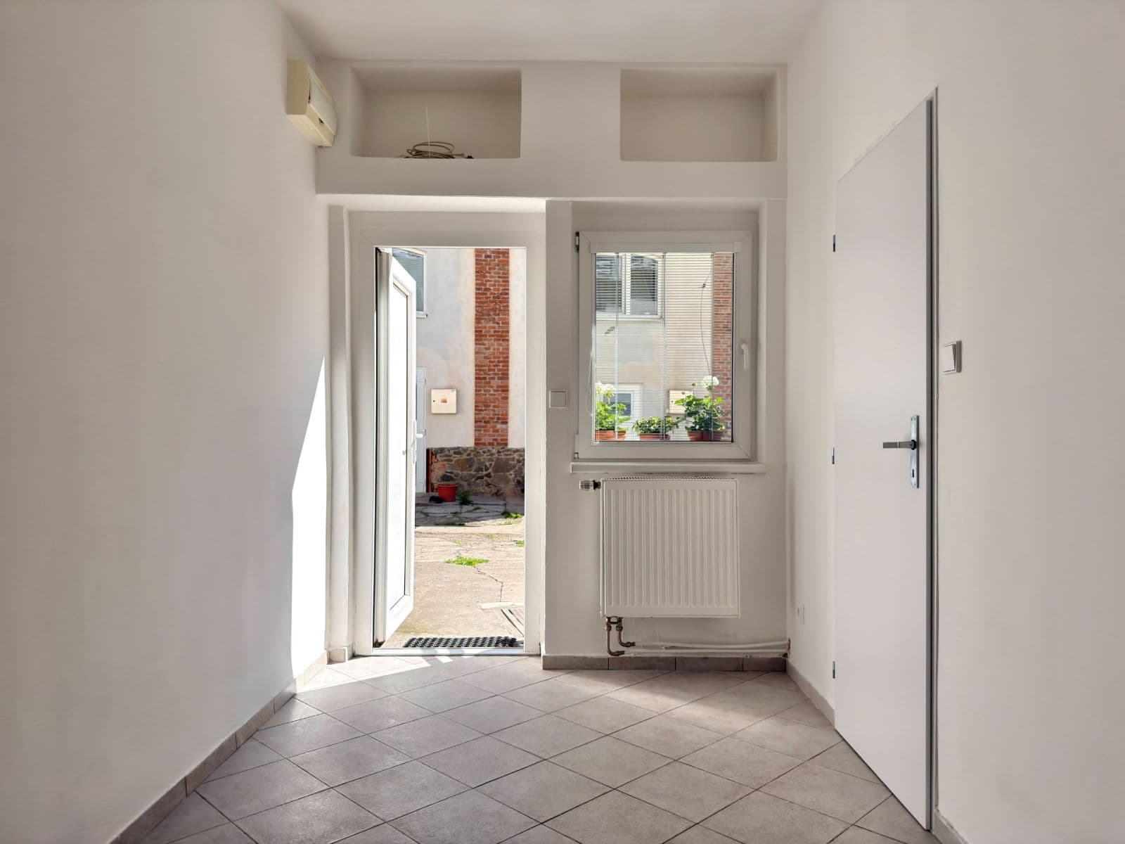 Prenájom bytu 1-izbový 15 m², Zbynická, Praha, Praha Prenájom bytu 1-izbový 15 m², Zbynická, Praha, Praha