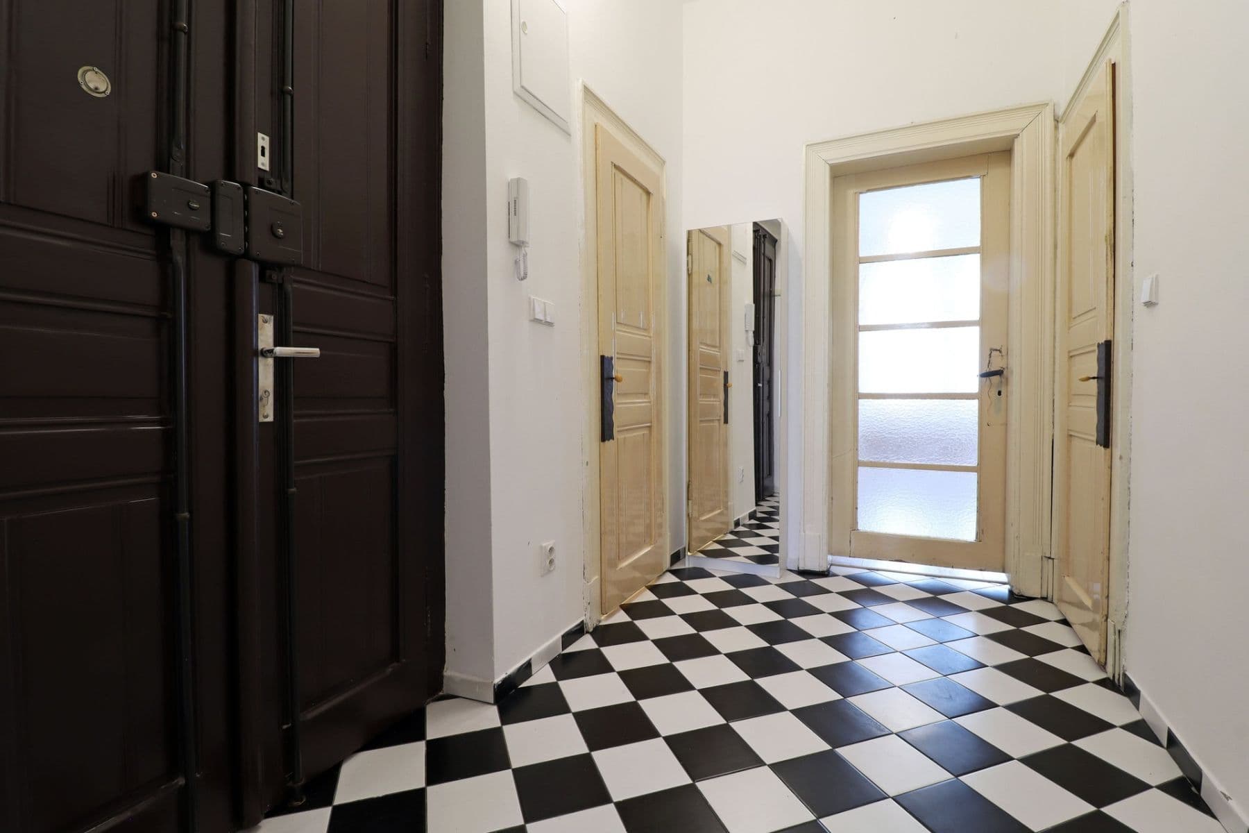 Prenájom bytu 2-izbový 57 m², Hájkova, Praha, Praha Prenájom bytu 2-izbový 57 m², Hájkova, Praha, Praha